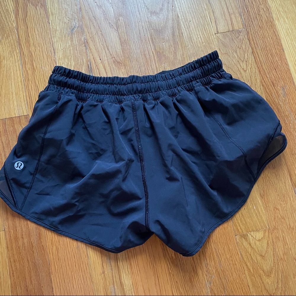 Lululemon hotty hot low rise lined shorts